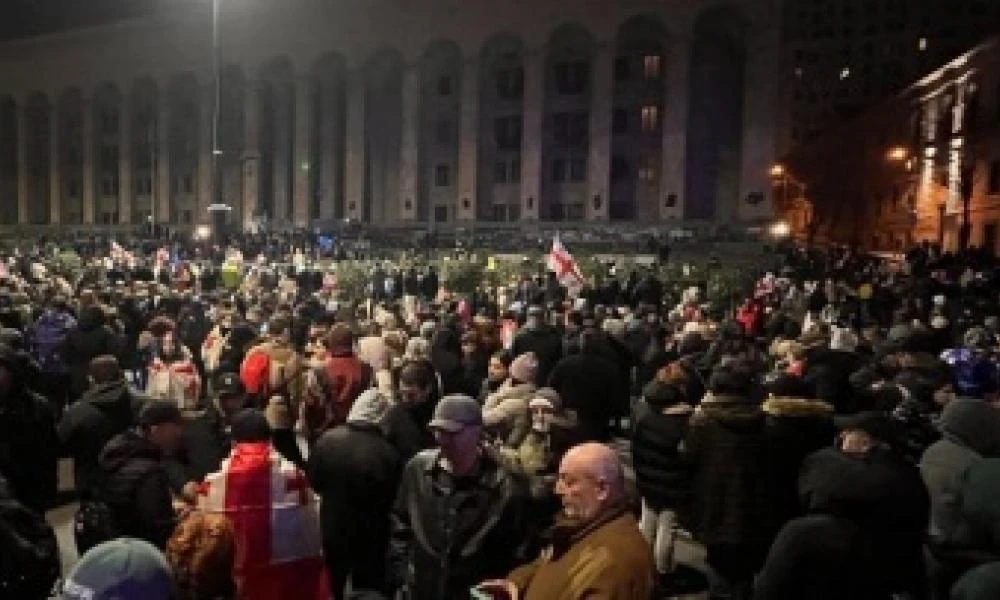 Διαδηλωτές απέκλεισαν οδό πρόσβασης στο λιμάνι Πότι της Γεωργίας στη Μαύρη Θάλασσα (βίντεο)